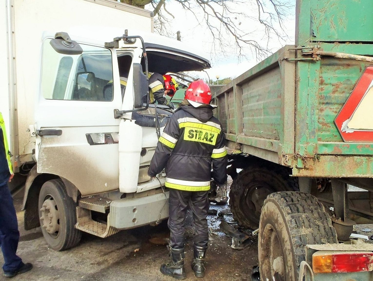 Wypadek ciągnika z samochodem ciężarowym