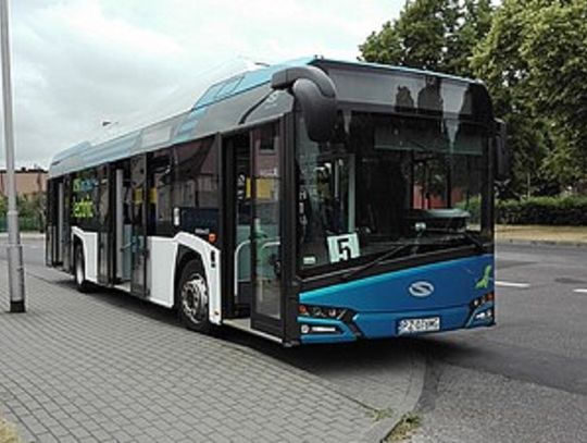 Autobus elektryczny na ulicach Piły