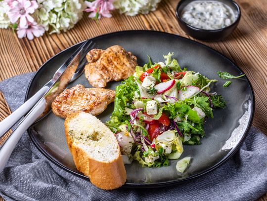 Catering dietetyczny dla osób pracujących zdalnie - jak zachować zdrowe nawyki?