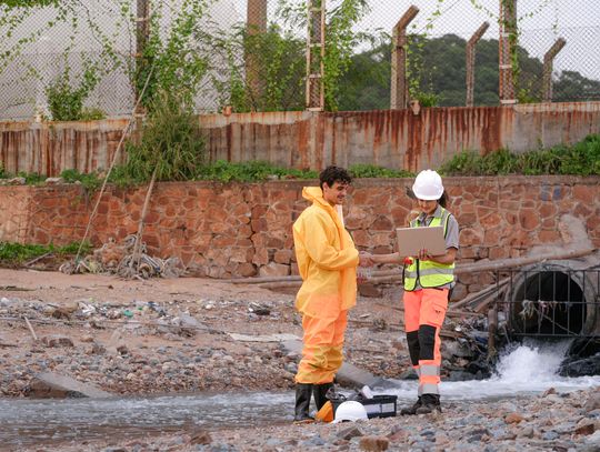 Czym różni się pozwolenie wodnoprawne od pozwolenie na budowę?