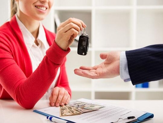 Leasing czy wynajem samochodu. Co bardziej się opłaca?