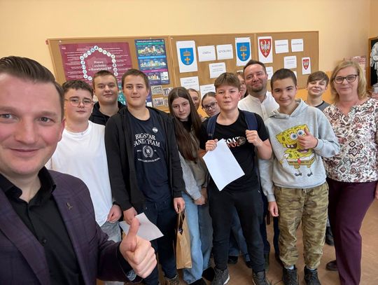 Młodzież uczy się samorządności