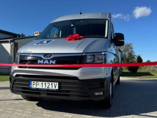 Nowy autobus dla osób z niepełnosprawnościami