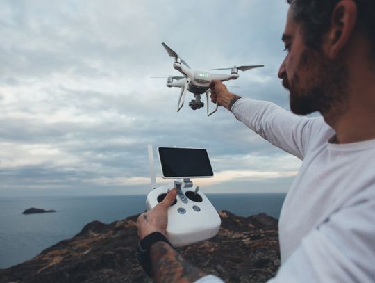 Odkryj świat filmowania z dronem do 3000 zł