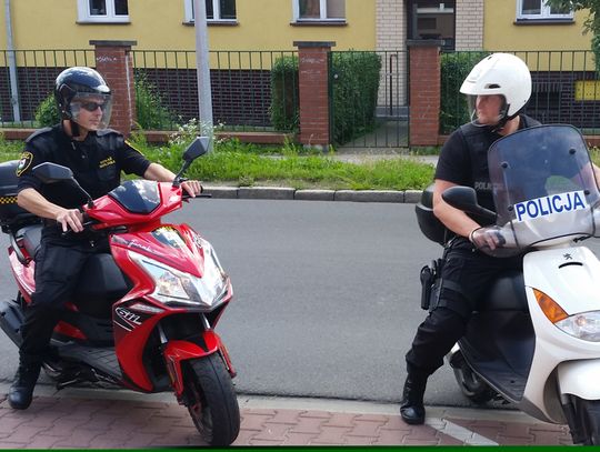 Pilscy policjanci i strażnicy miejscy wspólnie pełnią służbę na skuterach