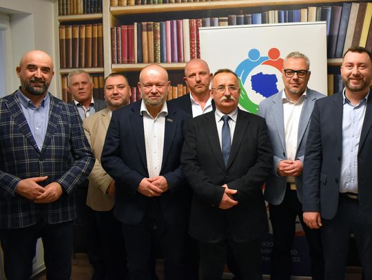 Pilskie Przymierze Samorządowe: od lewa do prawa