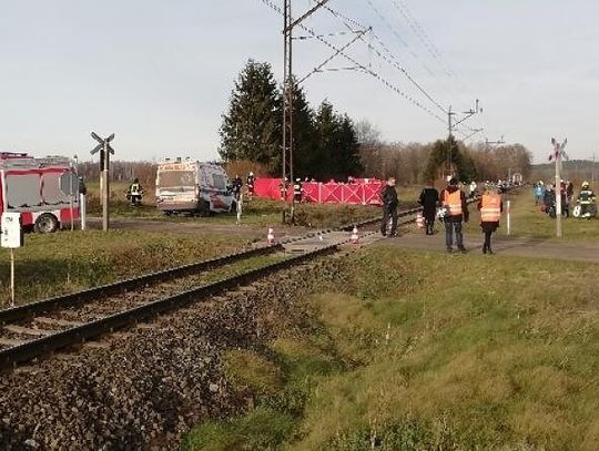 Pociąg zderzył się z samochodem, dwóch mężczyzn nie żyje