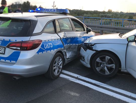 Pościg i uszkodzenie radiowozu Pościg i uszkodzenie radiowozu