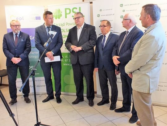 Poseł Paszyk o skoku PiS na kasę Polaków