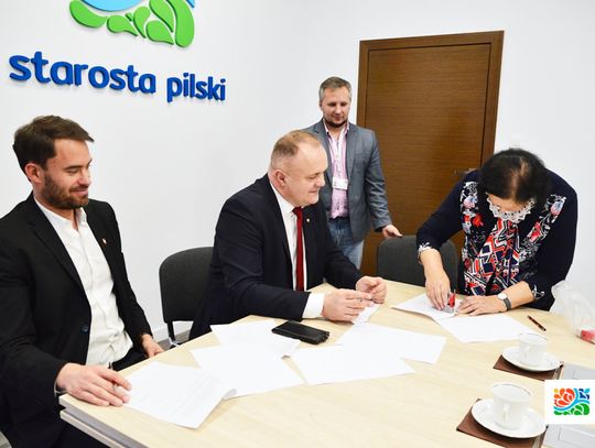 POWIAT PILSKI WSPARŁ FINANSOWO KOLEJNE KLUBY