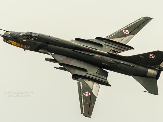 Przelot Su-22 nad Piłą