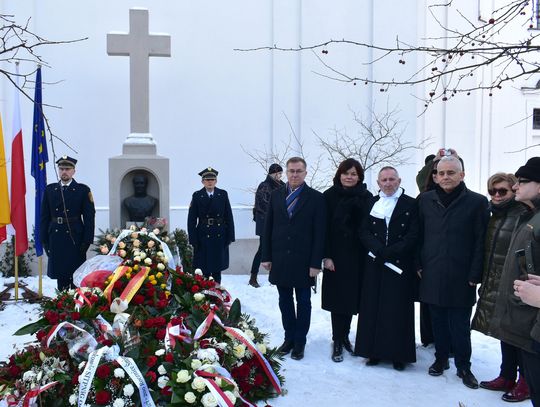 ROK STASZICA: Przy grobie Stanisława Staszica