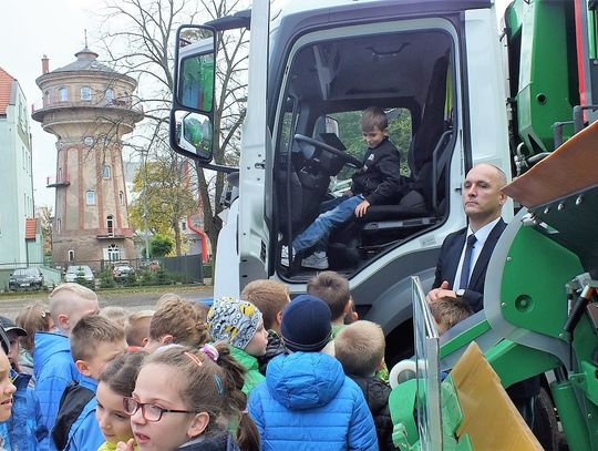 Śmieciarki z wifi, myjki z kamerami i hakowce z GPSem 