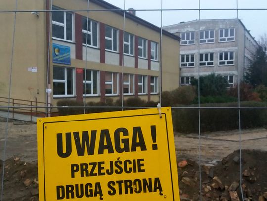 Trwa budowa parkingu przy Szkole Podstawowej nr 2