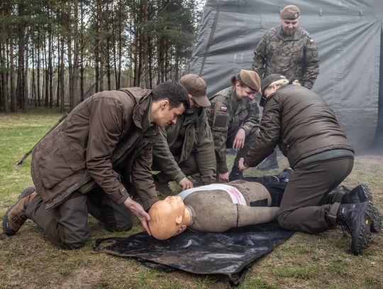 Żołnierze wielkopolskiej „Dwunastki” szkolili pilskich leśników