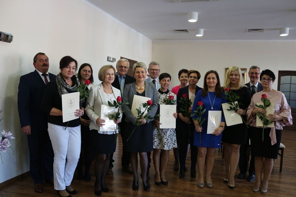 Burmistrz Wysokiej nagrodził pracowników oświaty