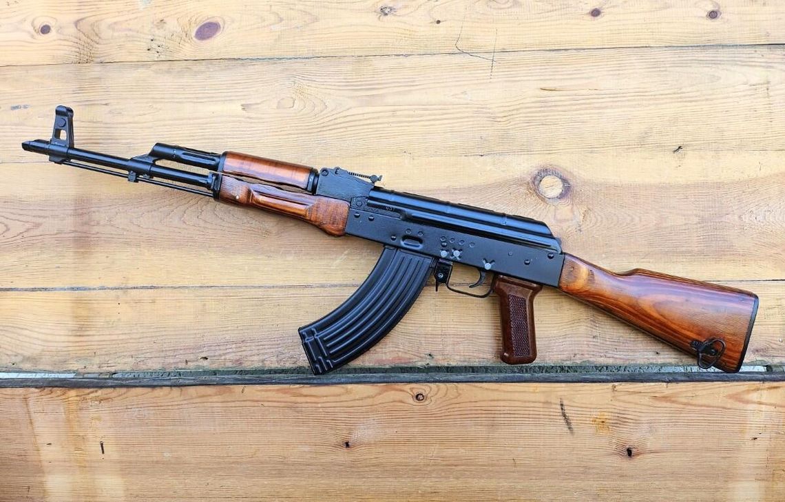 Groził żonie śmiercią przy użyciu „Kałasznikowa” Groził żonie śmiercią przy użyciu „Kałasznikowa”