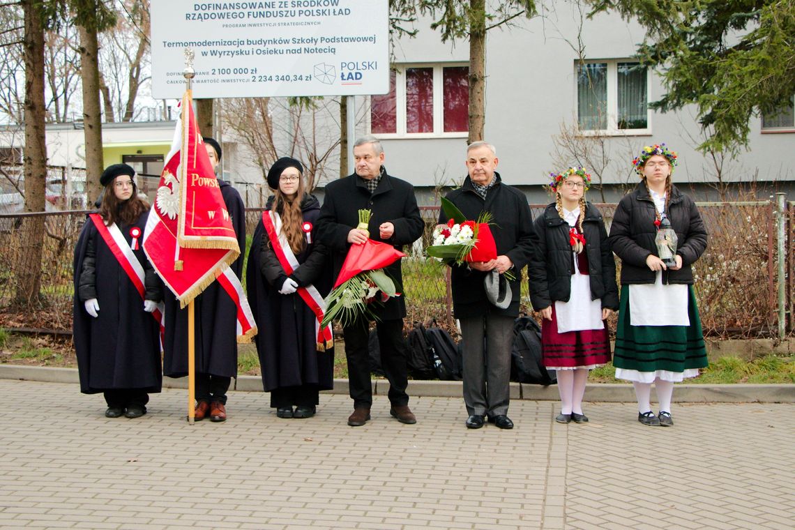 Hołd Powstańcom Wielkopolskim Hołd Powstańcom Wielkopolskim