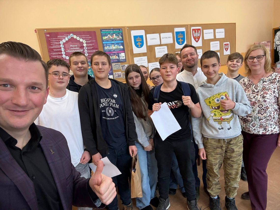 Młodzież uczy się samorządności