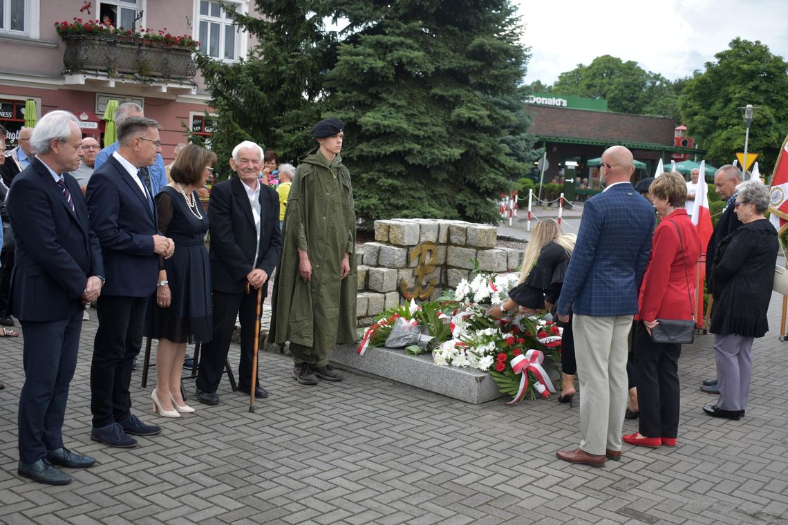 Oddali hołd Powstańcom