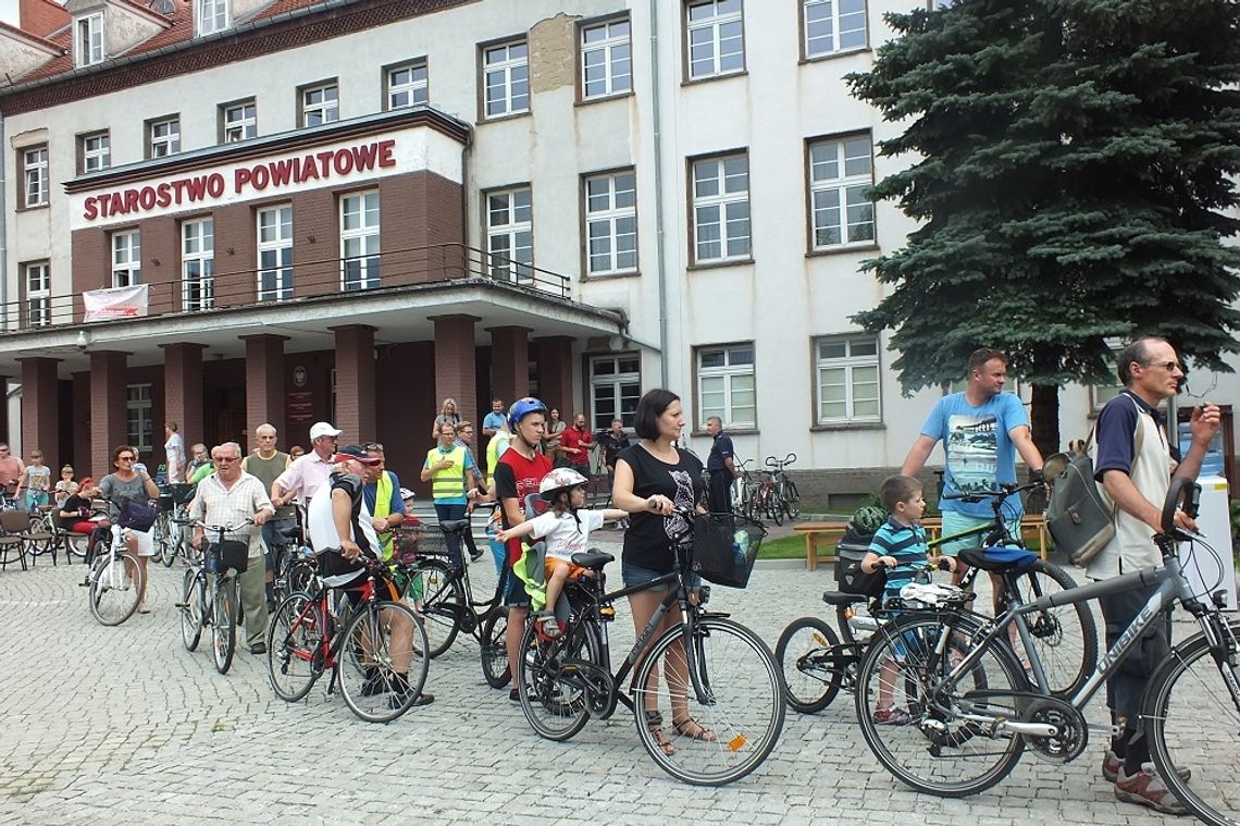 Ponad 600 rowerów oznakowanych przed starostwem