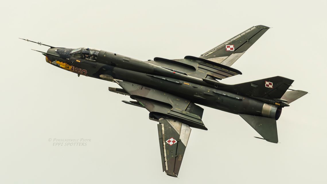 Przelot Su-22 nad Piłą