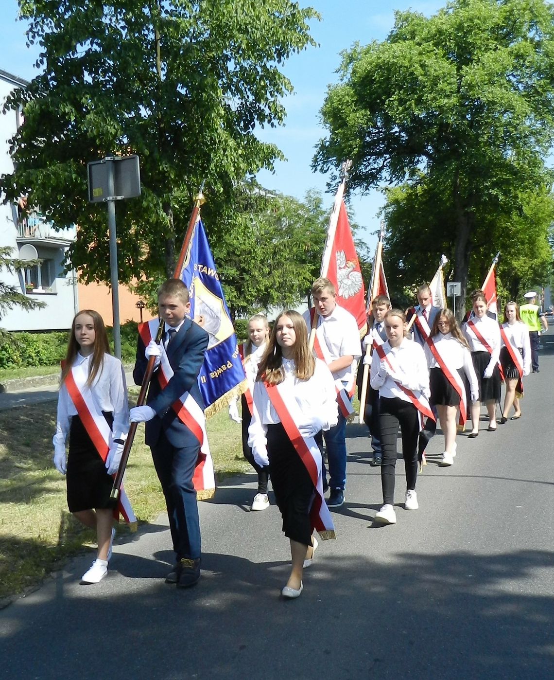 Szkoła Jana Pawła II już z własnym sztandarem