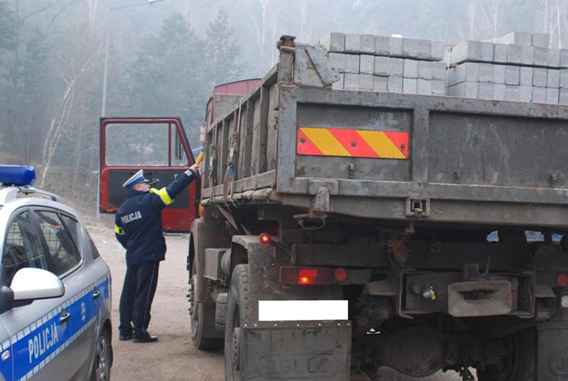 Twój samochód dymi? Usuną go z drogi!