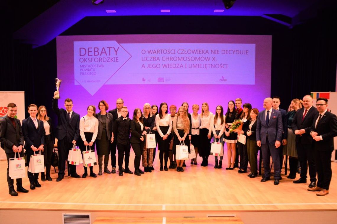 Uczniowie pilskiej „Nafty” wygrali Mistrzostwa Powiatu w Debatach Oksfordzkich