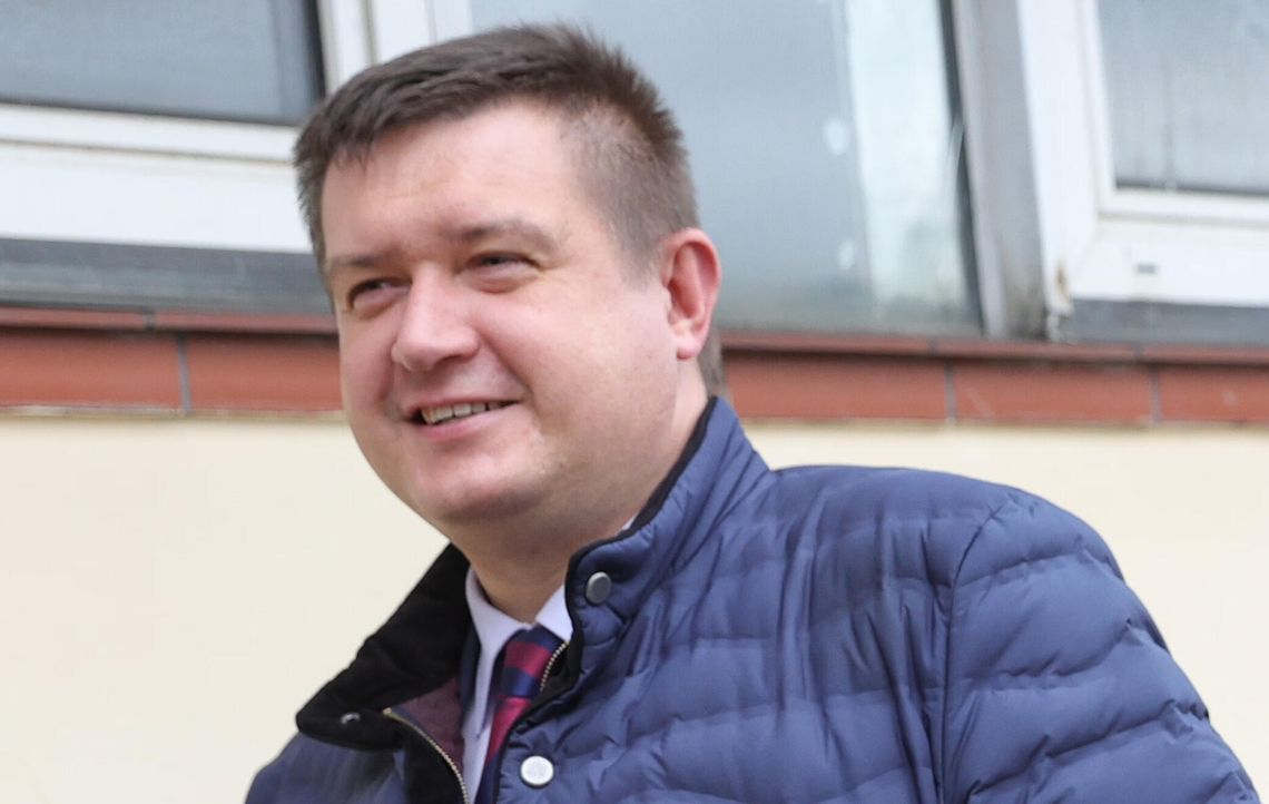 Wynieśli posła Porzucka z samolotu Wynieśli posła Porzucka z samolotu